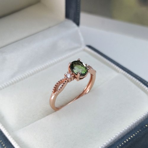 NOW jewelry 翠綠色碧璽 晶體透徹 切工完美 自然松林的光澤 玫瑰金色 純銀戒