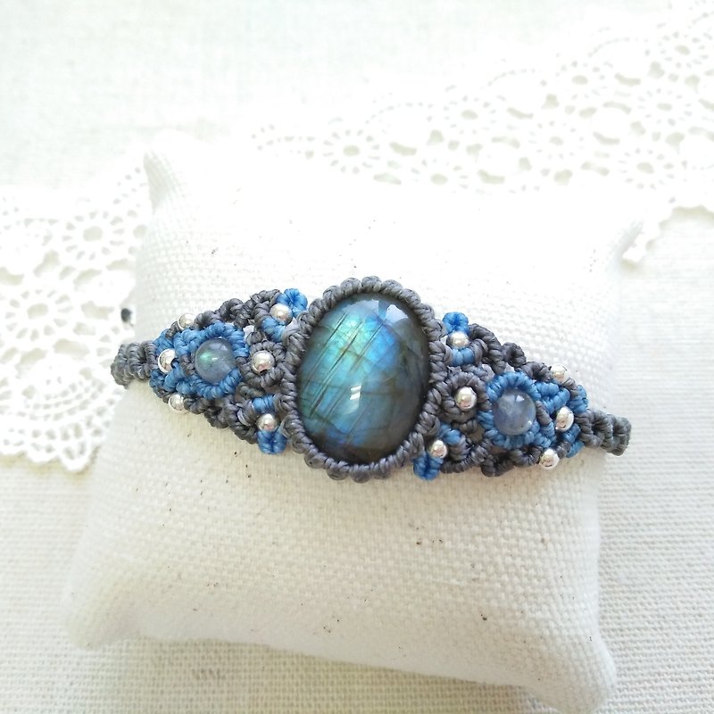 BUHO hand. Aegean Night. Partial blue glazed stone X South America Brazil wax line bracelet - สร้อยข้อมือ - เครื่องเพชรพลอย สีน้ำเงิน