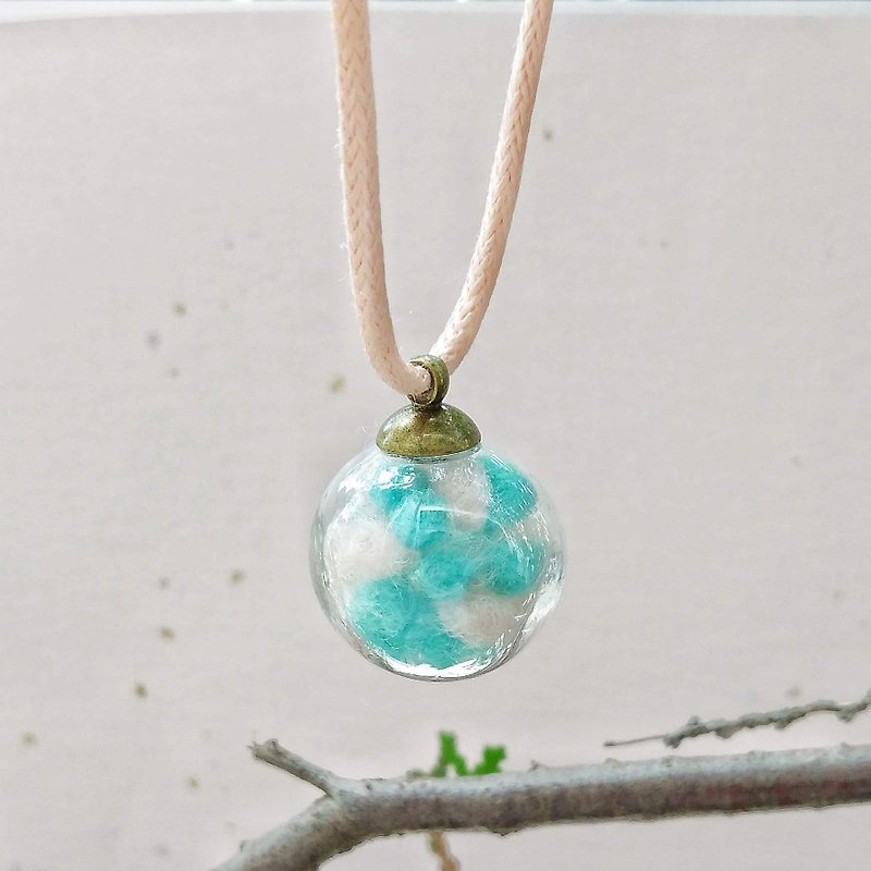 Symphony Bubble Handmade Wool Felt Necklace 20mm Glass Ball - สร้อยคอ - ขนแกะ สีน้ำเงิน