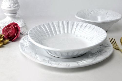 VBC Casa 【超值優惠組合】純白花朵/純白條紋系列 2件組(主餐盤+湯盤)