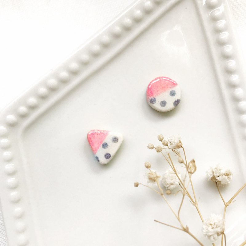 三角圓點 幾何 手作/手繪耳環 - 耳環/耳夾/耳骨夾 - 其他材質 多色