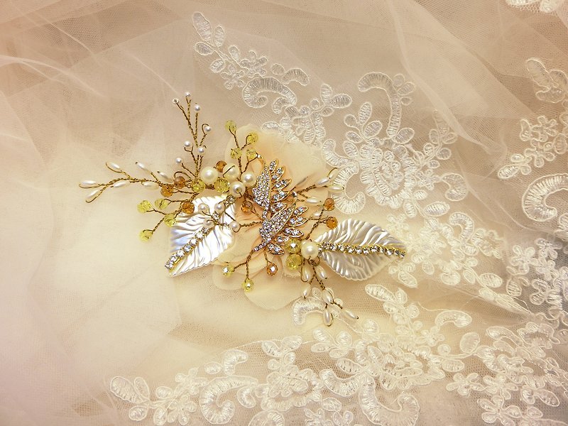 Wear a happy decorated European style bride headdress. Wedding buffet. Hand made bridal tiara-C-0052-2 - เครื่องประดับผม - โลหะ สีทอง