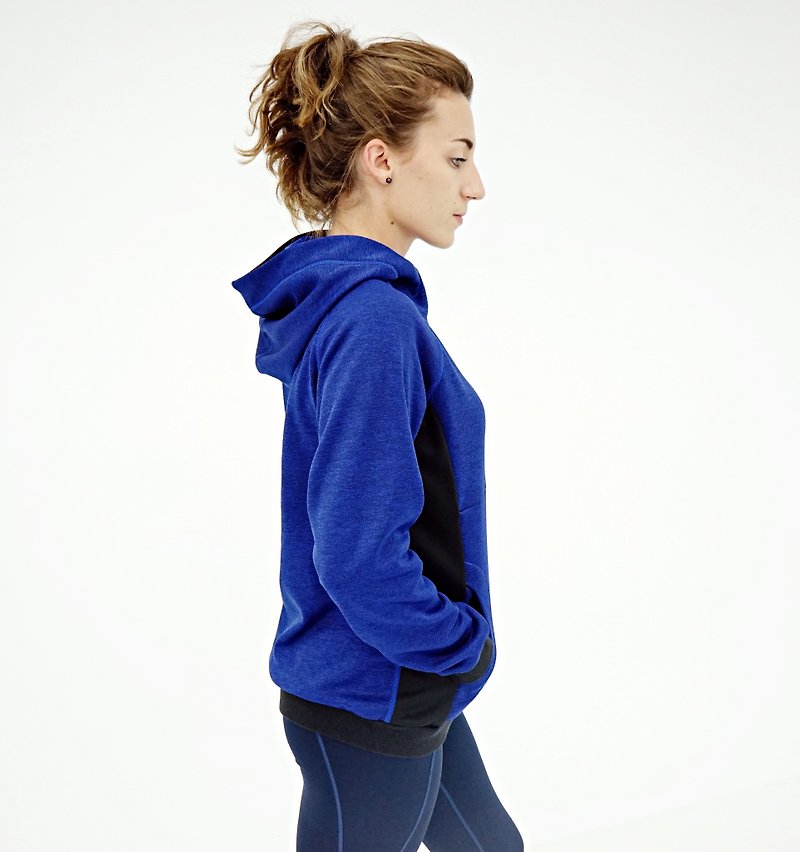 EGRET 自由連帽衫-大海藍麻花色內刷毛保暖防風 - 女大衣/外套 - 聚酯纖維 