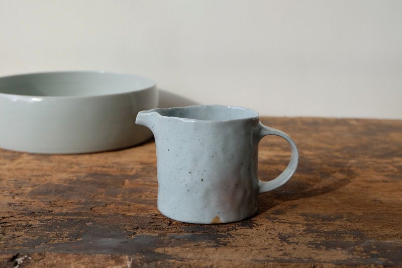 灰青 手捏茶海 茶盅 - 茶壺/茶杯/茶具 - 陶 白色