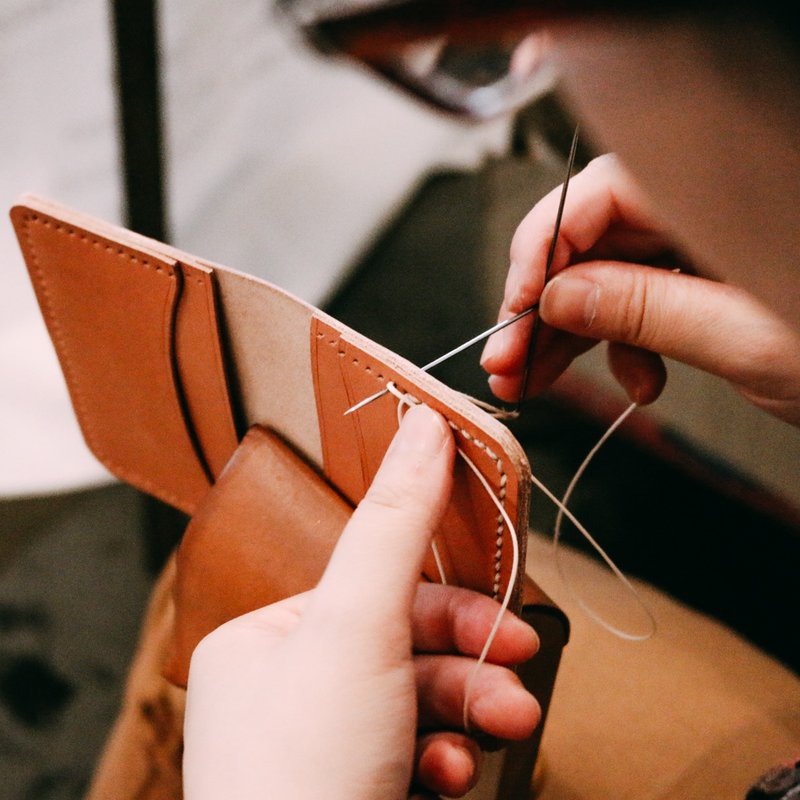 CARD HOLDER Genuine Leather Handmade - 名片夾/名片盒 - 真皮 咖啡色