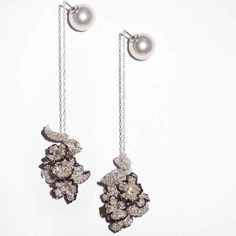 Lace Woven Single Petal Black Edge Camellia Long Earrings Handmade Jewelry Ornament Wedding Ornaments - Earrings & Clip-ons - Thread White