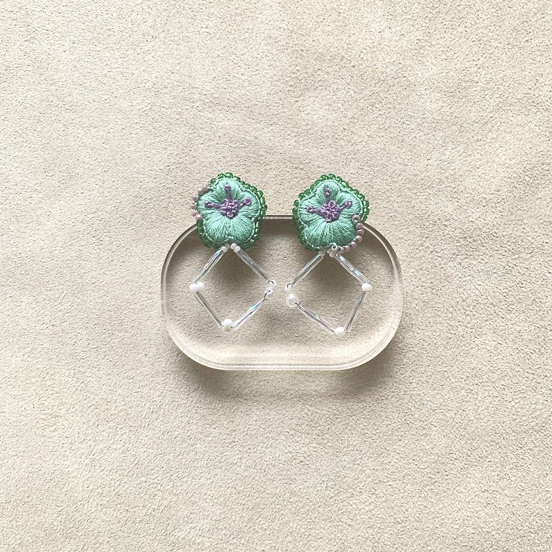 | fa.fa.Fa. | #112 | Handmade embroidery earrings_pierced - Earrings & Clip-ons - Thread Green