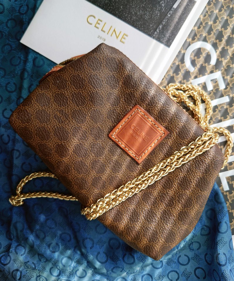 Second-hand bag CELINE Brown flower cosmetic bag chain bag cloud bag crossbody bag crossbody bag clutch bag shoulder bag - กระเป๋าแมสเซนเจอร์ - วัสดุกันนำ้ สีนำ้ตาล