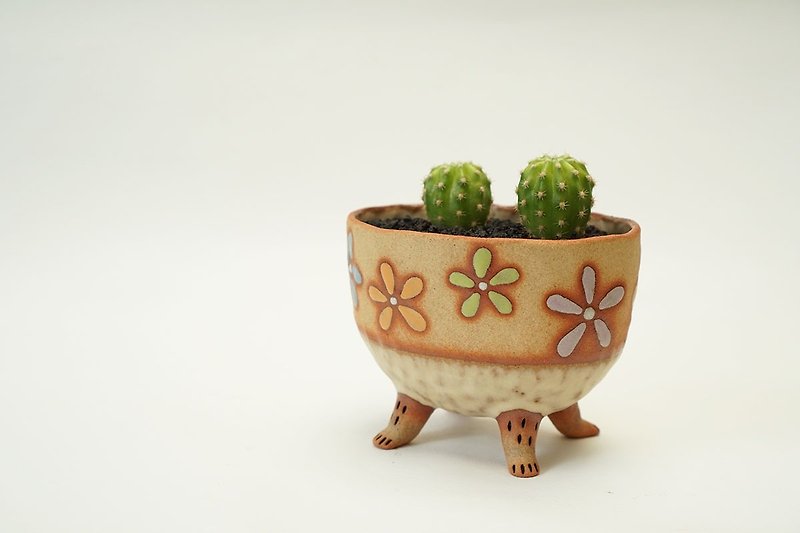 4 legged plant pot ,legged standing plant pot, succulent , flower pot , ceramic - Pottery & Ceramics - Pottery Multicolor