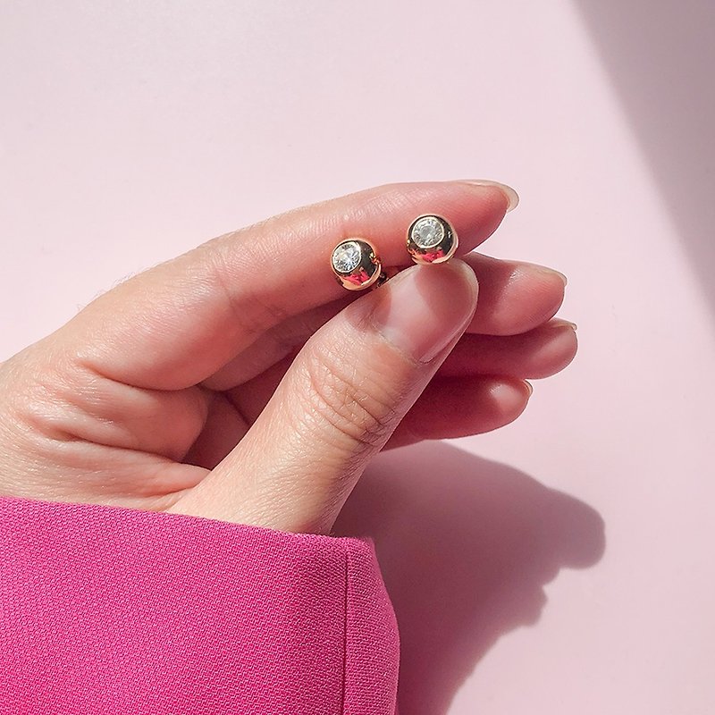 【วาเลนไทน์ Gift Box】Anne Stone Stud Earrings with White Zircon Gemstone - ต่างหู - เงินแท้ สีทอง