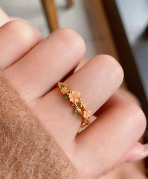 亞墨金珠寶 Yamojin Jewelry｜黃金 鑽石 純銀 珍珠 寶石 【亞墨金珠寶】小桃醉戒指 桃花戒子 玫瑰金戒 復古黃金 開口戒圍