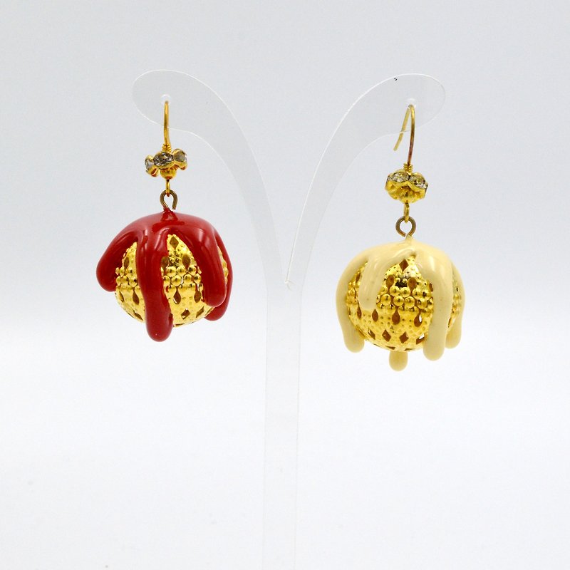 Color ice cream gold inlaid empty flower ball earrings - ต่างหู - โลหะ 