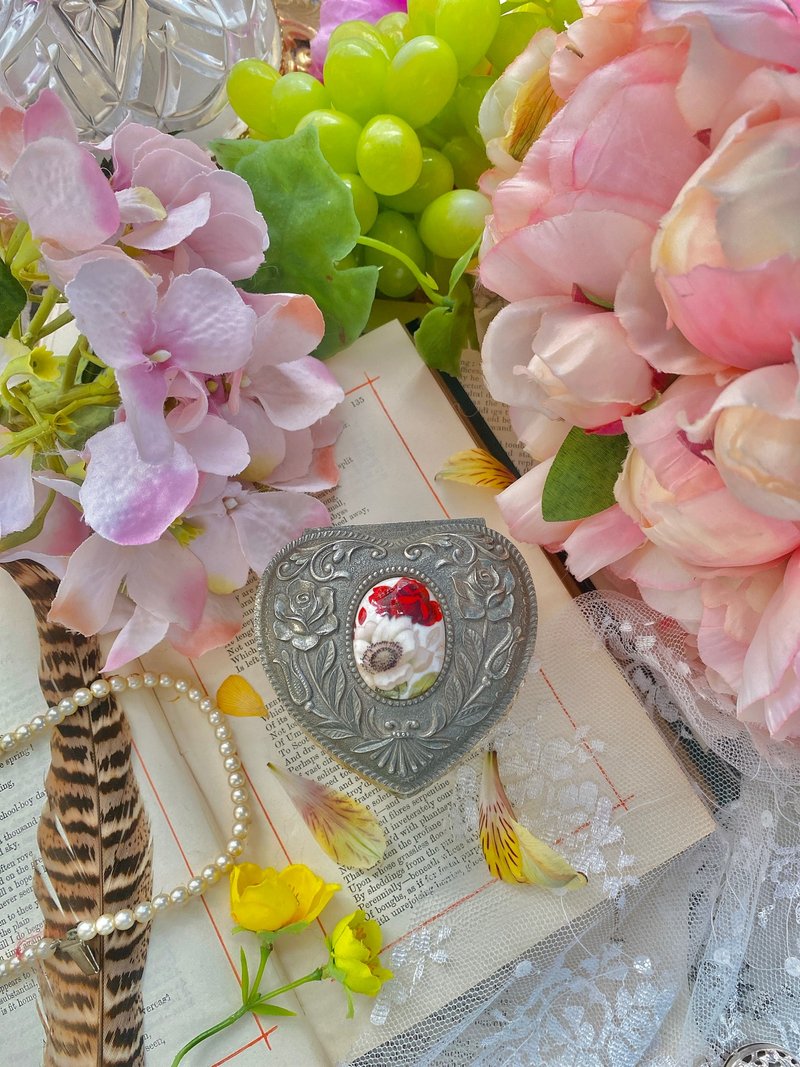 Made in Japan, heart-shaped rose Silver plated carved jewelry box, accessory box, storage box, Christmas gift - กล่องเก็บของ - เครื่องลายคราม สีเงิน