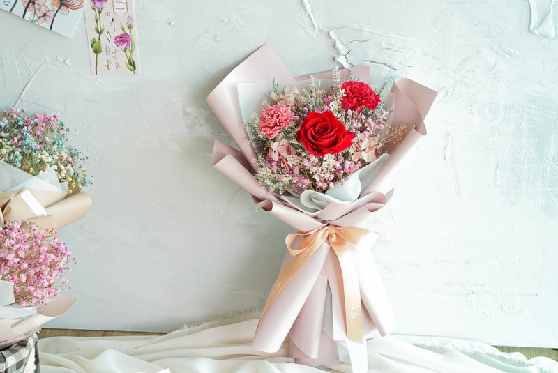 【客製化禮物】永生花花束 畢業花束 求婚花束 乾燥花禮 乾燥花束 - 乾燥花/永生花 - 植物．花 紅色
