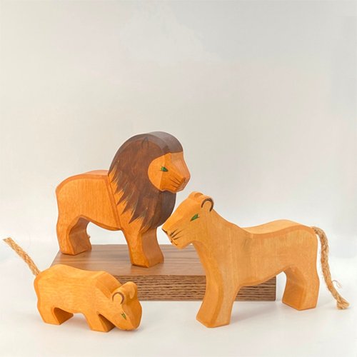 茶几王 Living Art 獅子一家 手繪木頭手作品 實木 森林動物 可愛動物 兒童玩具 擺飾
