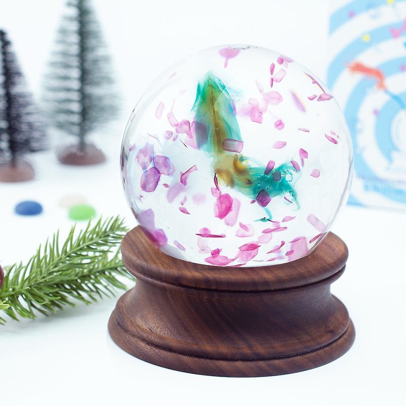 Transparent specimen fish scale snow crystal ball, a total of 2 fish specimen Christmas gifts - Items for Display - Glass Multicolor