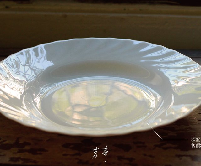 乳白色ガラス　皿　プレート2枚セット 楽天市場】ガラス角皿 14.7cm 花束 金縁 在庫限りガラス 日本製