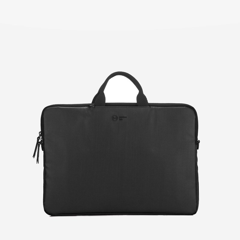NOIR 15吋 light and thin splash-proof pen side backpack - black - กระเป๋าแล็ปท็อป - วัสดุกันนำ้ สีดำ