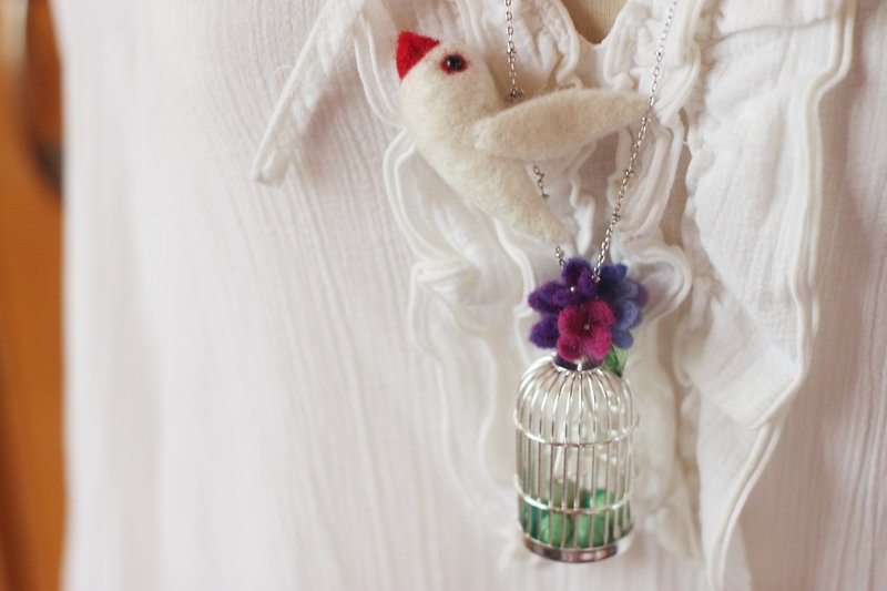 White Manbird Hydrangea Necklace Customized - Necklaces - Wool White