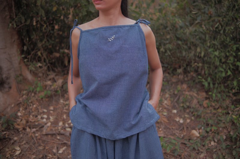 Cami Top | Hand Woven Cotton | Natural Indigo dyed - 女上衣/長袖上衣 - 棉．麻 藍色