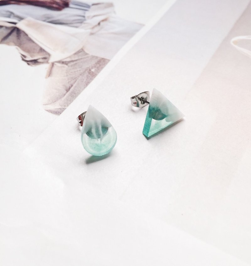 La Don - Geometric Pearly Shade Lake Green Ear Needle - Earrings & Clip-ons - Acrylic Green