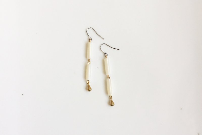 Moss Code Brass Natural Stone Styling Earrings - Earrings & Clip-ons - Gemstone White