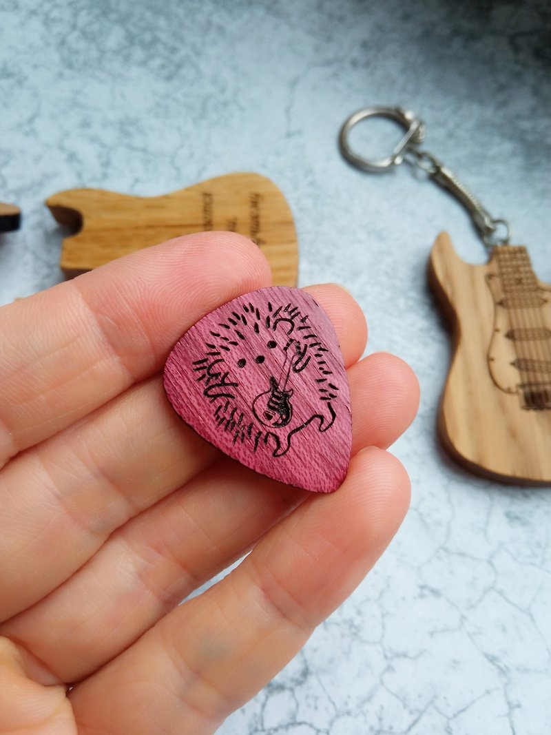 Wooden Guitar Picks with Custom Engraving for Personalized Guitar Gifts - 吉他/樂器 - 木頭 多色