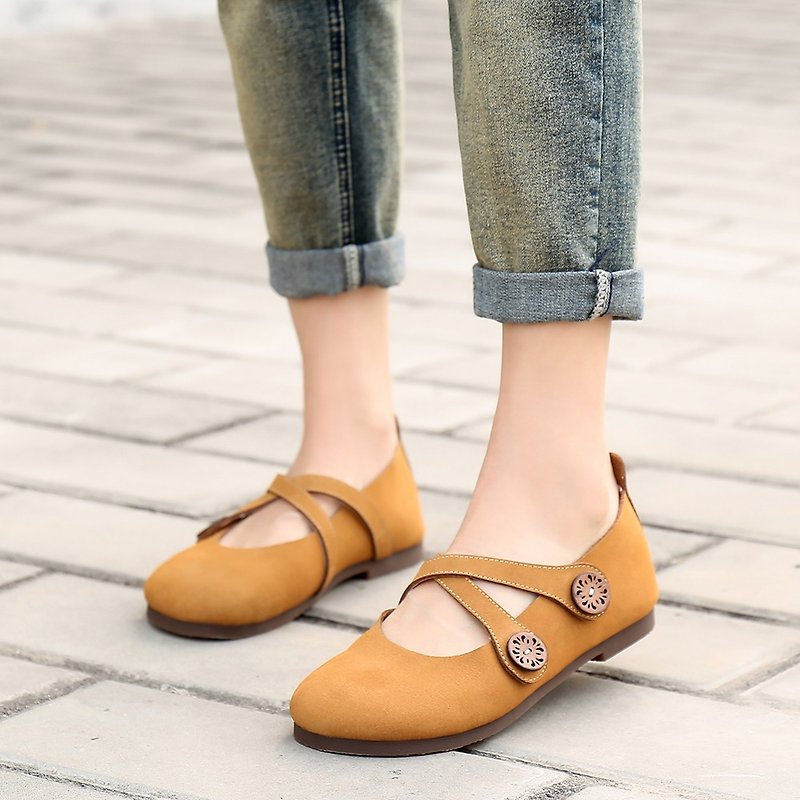Round toe shallow mouth Velcro women's shoes handmade soft flat shoes grandma shoes - Women's Leather Shoes - Genuine Leather Brown