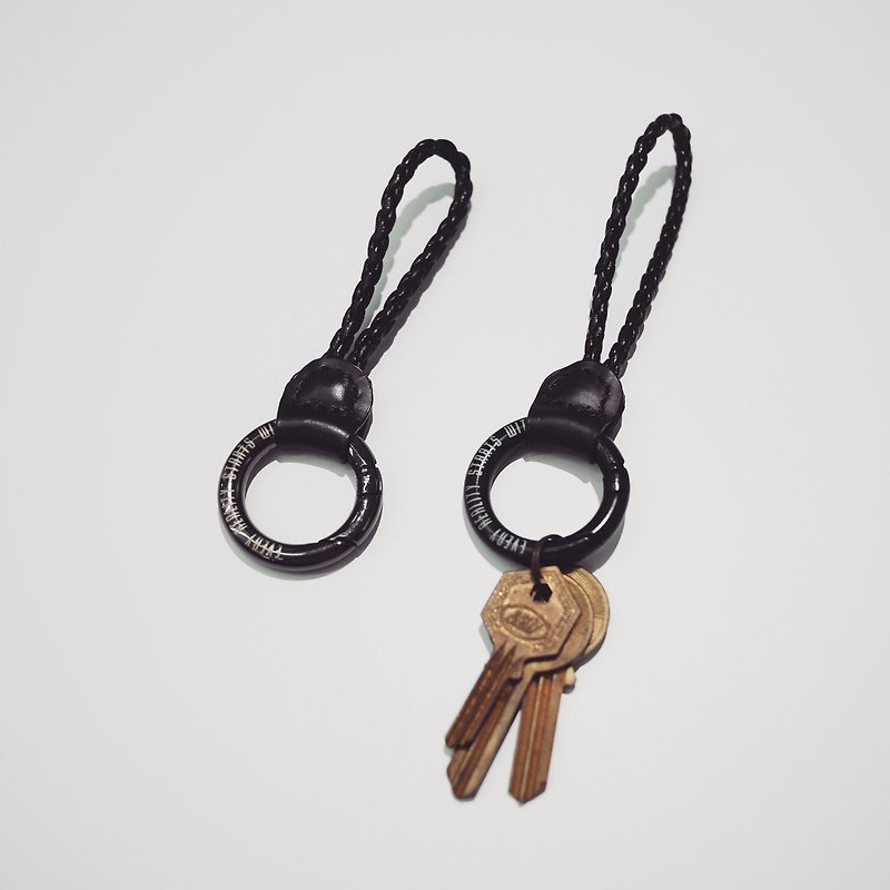 Black leather braided key ring - short - ที่ห้อยกุญแจ - หนังแท้ สีดำ