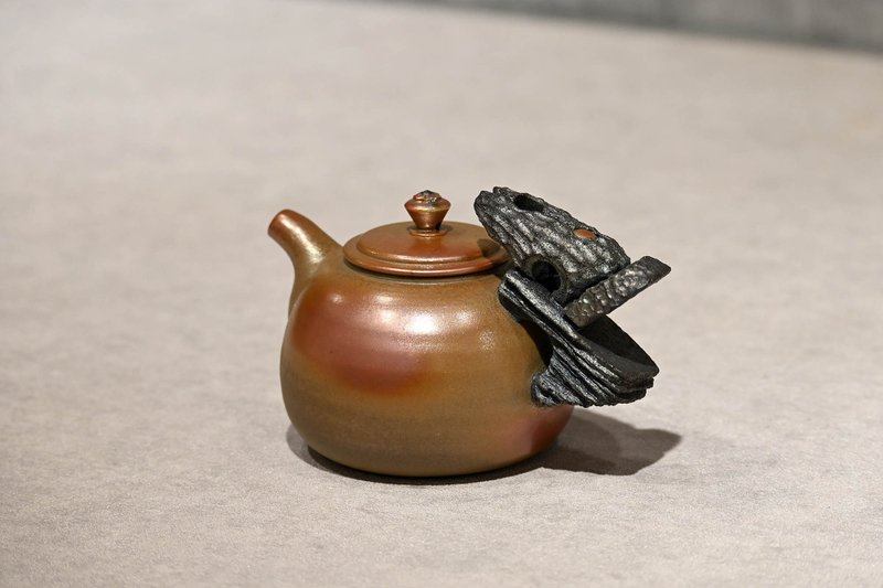 | 280cc | 柴燒造型正把壺 柴燒壺 茶壺 手作壺【臻麟陶藝】 - 茶壺/茶杯/茶具 - 陶 