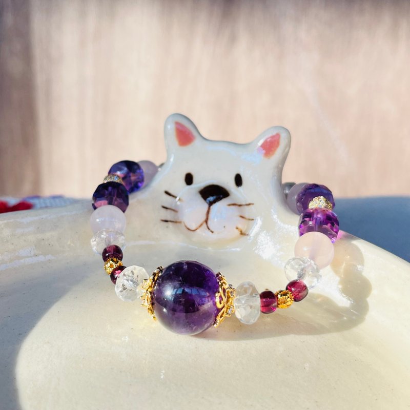 A Lu natural amethyst + white quartz + rose quartz + Stone with 14K gold-plated accessories - สร้อยข้อมือ - คริสตัล หลากหลายสี