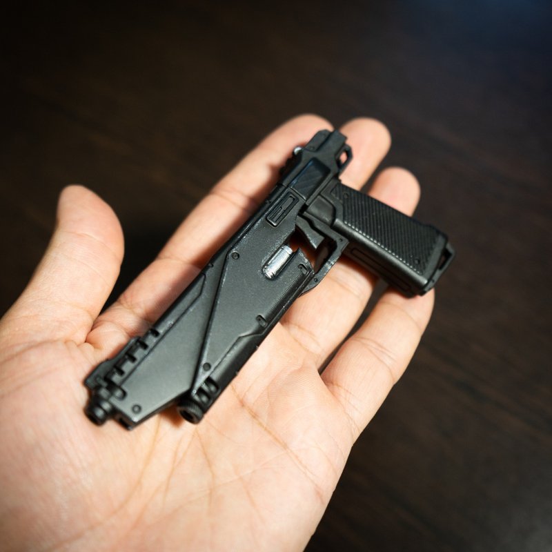 ウェスター 35 ブラスター ピストル ミニチュア 1:2 |ウェスター 35 ブラスター ピストル 1/2 スケール プロップ - 置物 - プラスチック ブラック