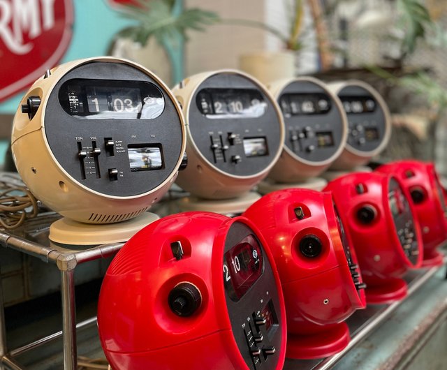 Space Age Flip Clock Radio - Shop 55antiques Clocks - Pinkoi Space Age Flip Clock Radio - Shop 55antiques Clocks - Pinkoi