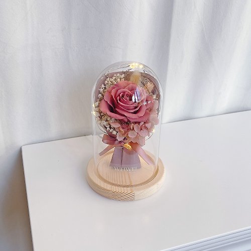 WEIWEI FLOWER 威威花藝設計 母親節禮盒/客製化禮物 LED玫瑰小花束永生花玻璃鐘罩-豆沙粉紫