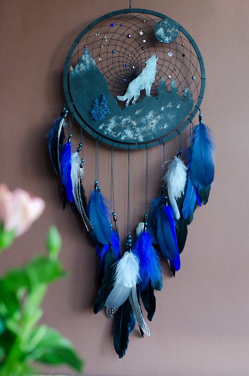 VIDADREAMS Handmade Blue and Black Wolf and Moon Dream Catcher