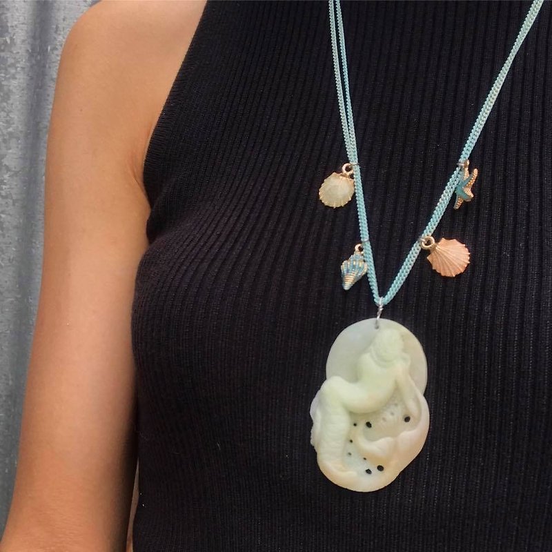 【Lost and find】Natural stone Tianhe Stone carved mermaid necklace - Necklaces - Gemstone 