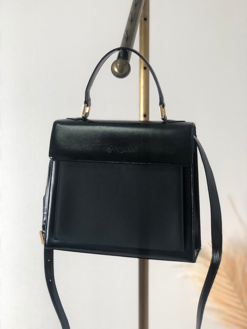 【 日本直送　名牌中古包 】Yves Saint Laurent イヴ・サンローラン YSLロゴ エナメル 2way ショルダーバッグ ブラック b33wjx - 側背包/斜背包 - 真皮 黑色