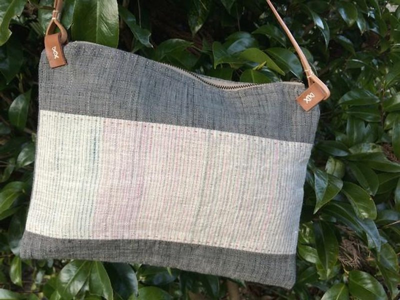 Hand-woven hemp shoulder bag E - กระเป๋าแมสเซนเจอร์ - ผ้าฝ้าย/ผ้าลินิน สีเทา