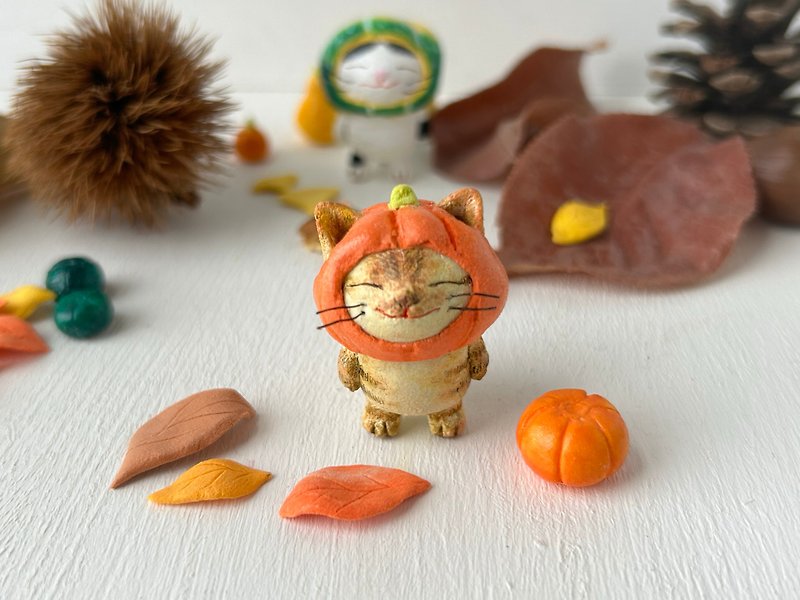 cat wearing a pumpkin - Stuffed Dolls & Figurines - Other Materials Orange