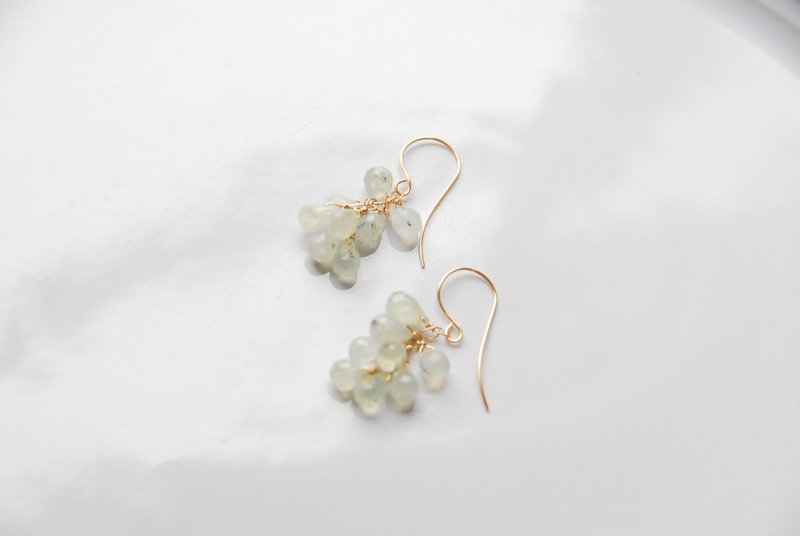 プレナイトの鈴なりのピアス　１４kgf - ピアス・イヤリング - 半貴石 グリーン