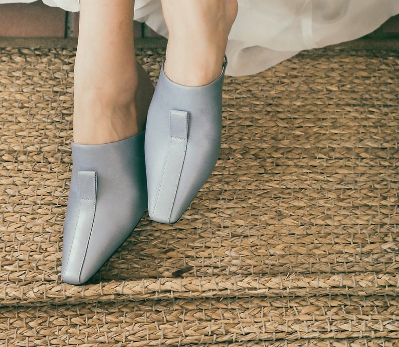 Simple folding low heel slippers blue - รองเท้าส้นสูง - หนังแท้ สีน้ำเงิน