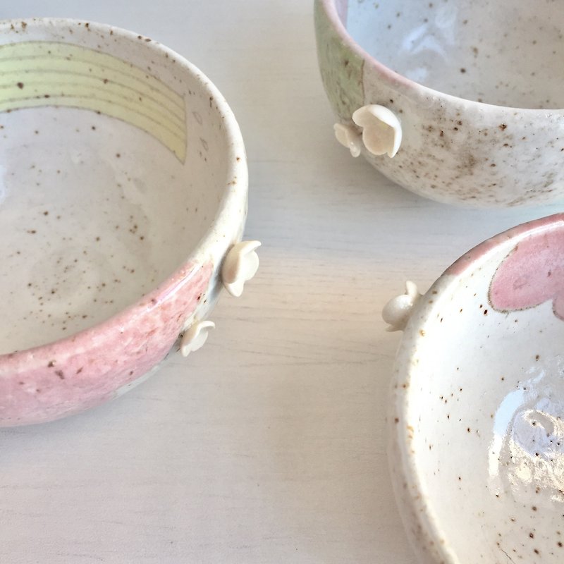 【COUTINMUK】‧ Spring Blossom ‧ 粉引陶瓷碗 - 碗 - 陶 粉紅色
