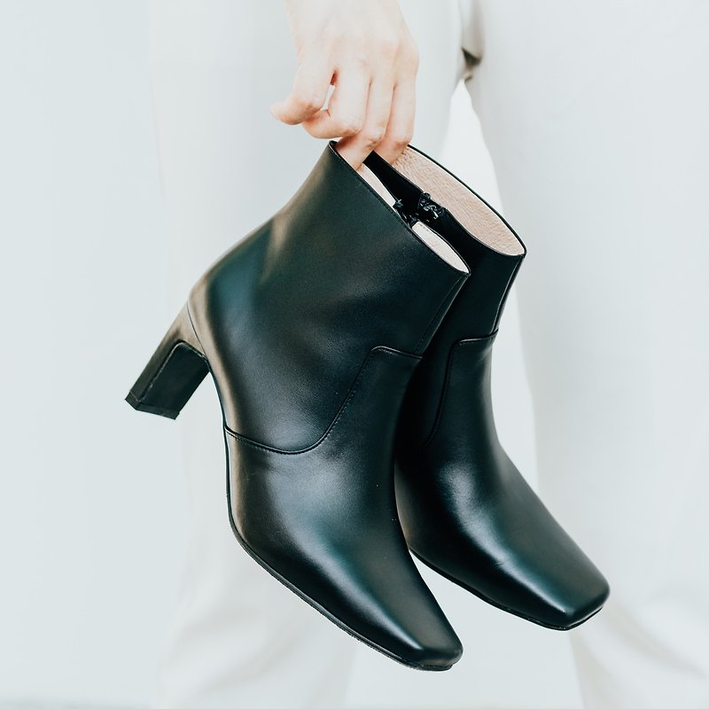 Craftsman handmade six centimeter small square toe flat heel genuine leather ankle boots | Black | Taiwan genuine leather handmade shoes MIT - รองเท้าบูทสั้นผู้หญิง - หนังแท้ สีดำ