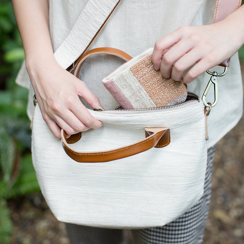 Cross-body Sweet Journey Bags S size Hand Woven Cotton Natural Color - Messenger Bags & Sling Bags - Cotton & Hemp White