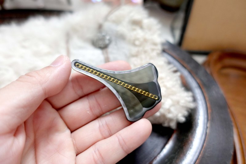 日本の中古ブラックジュエリー - ブローチ - プラスチック ブラック