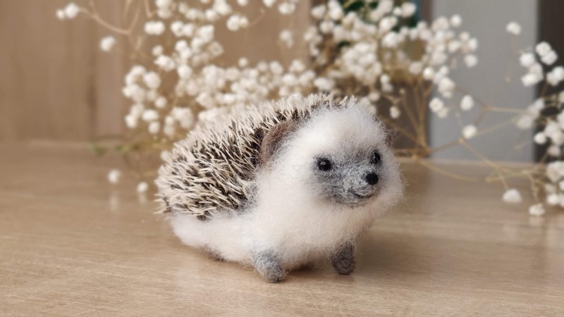 Needle felted hedgehog realistic toy - ตุ๊กตา - ขนแกะ ขาว