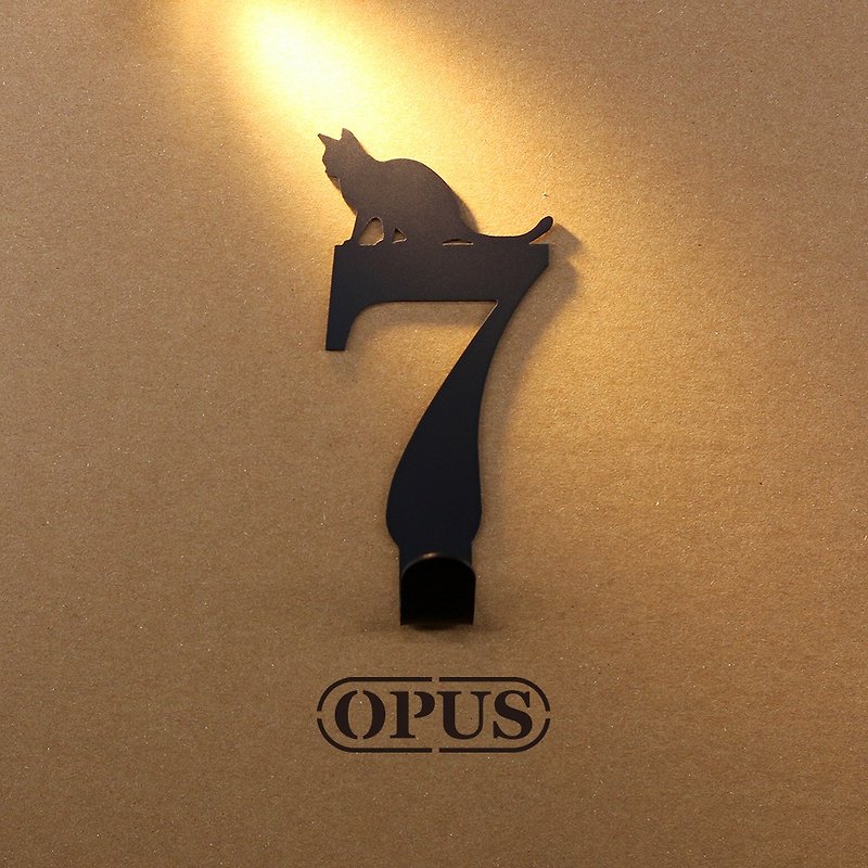 [OPUS Dongqi Metalworking] When the cat meets the number 7-hook (black) / wall decoration hook / storage without trace - Hangers & Hooks - Other Metals Black