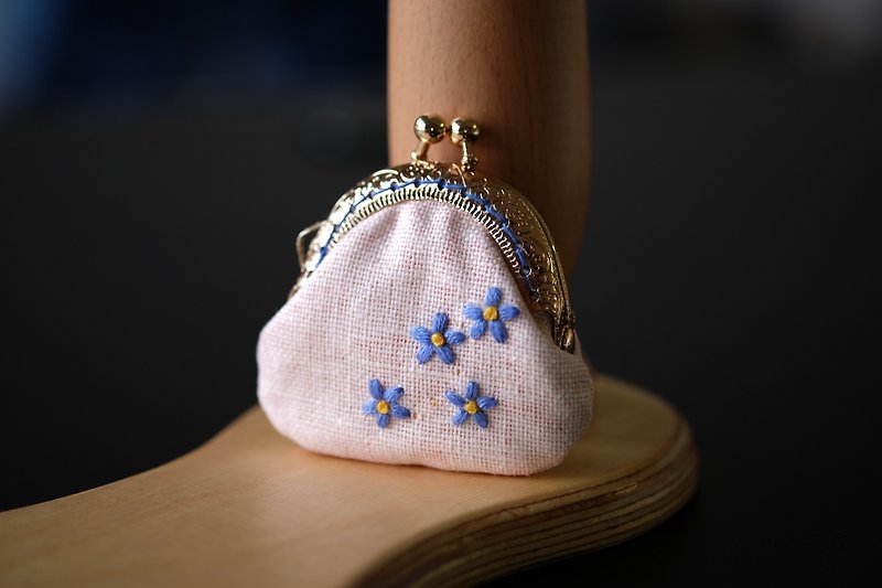 CaCa Crafts | 【Small Flowers Blossoming】Super Mini Embroidered Gold Bag - กระเป๋าใส่เหรียญ - งานปัก 