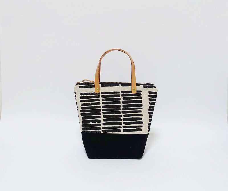 Screen printing  Mini tote bag  wood - กระเป๋าถือ - ผ้าฝ้าย/ผ้าลินิน สีดำ