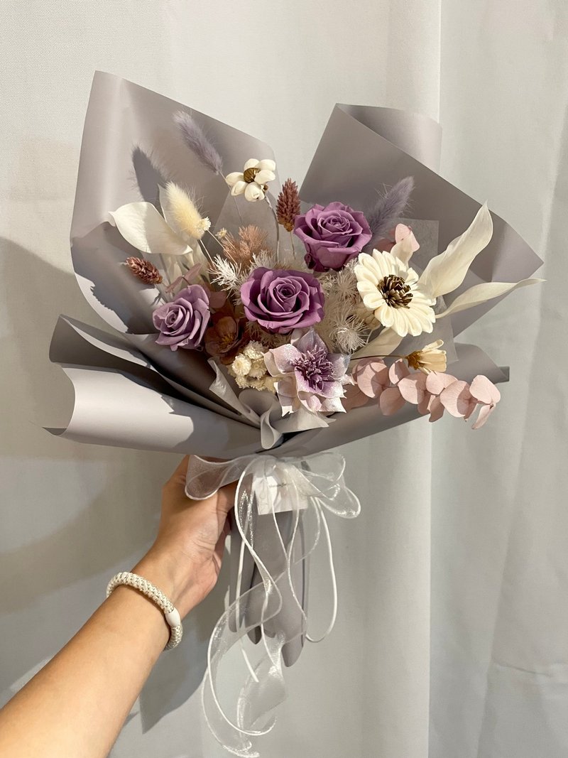 【客製化】永生花束 中款花束 永生花禮 初日花藝 - 乾燥花/永生花 - 植物．花 